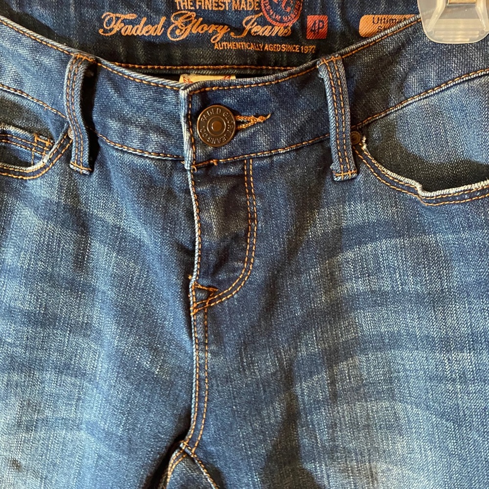 Jeans - Picture 2 of 3